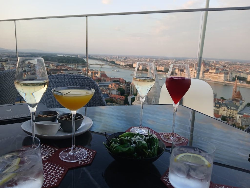 White Raven Coctails 1