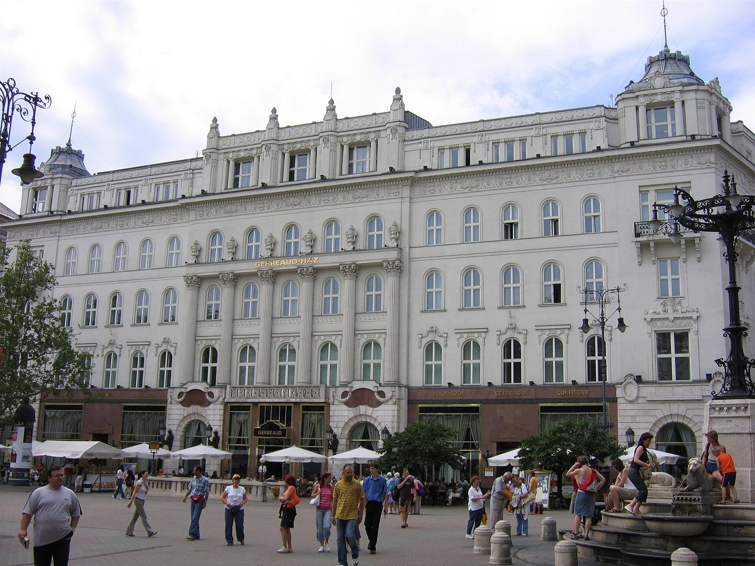 Café Gerbeaud am Vörösmarty tér in Budapest