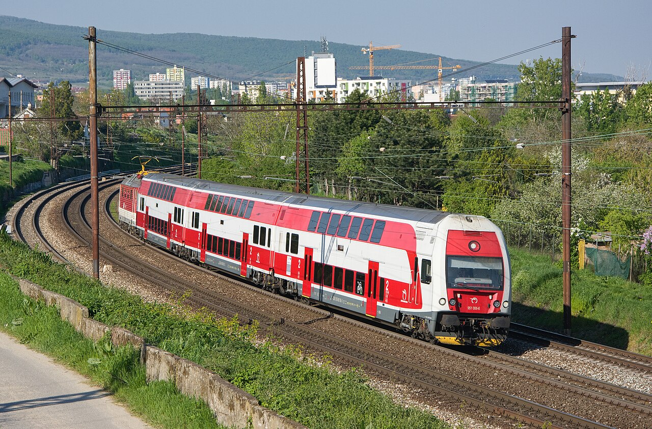 The platforms at Bratislava hlavná stanica, the mid-route stop on the Prague to Budapest EuroCity line