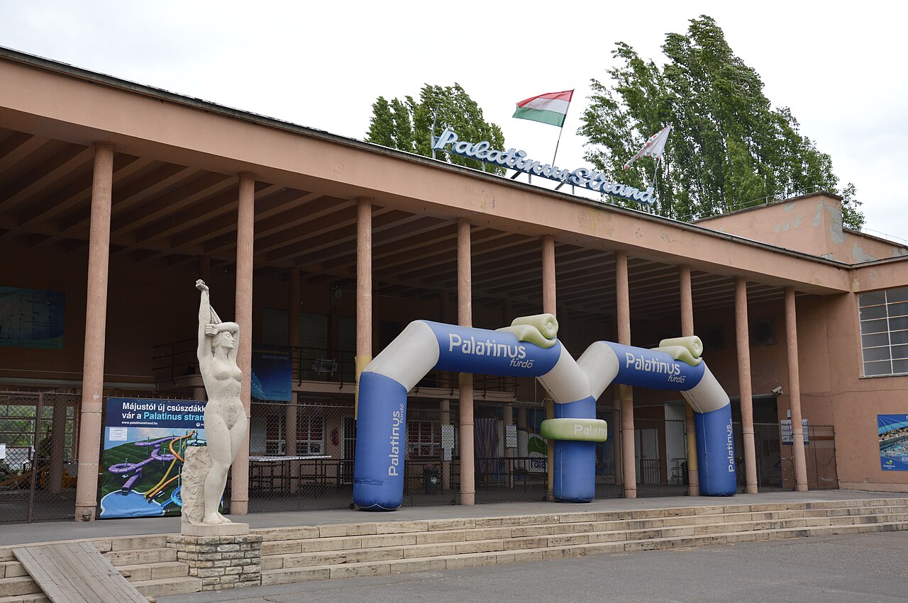 Palatinus lido entrance on Margaret Island