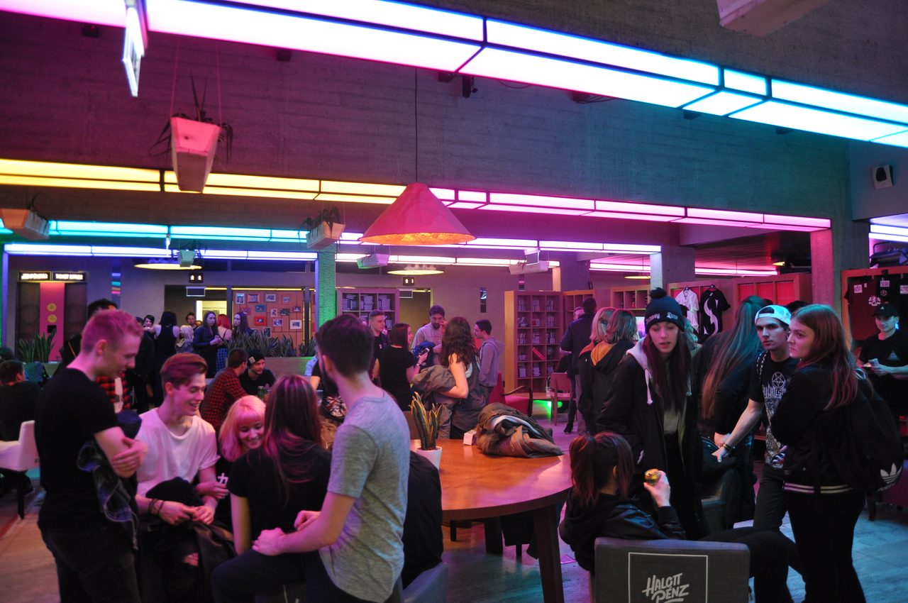The street-level entrance to Akvárium Klub built into Erzsébet tér in central Budapest