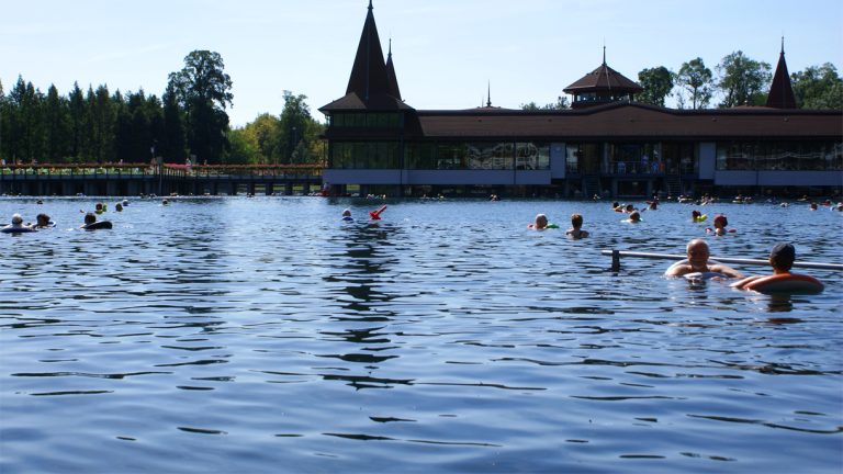 Heviz-tofurdo-gyogyviz