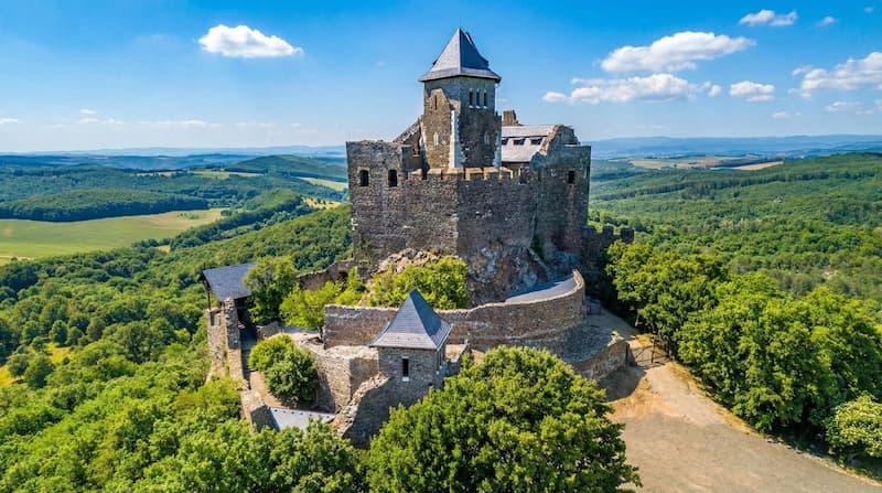 hollókő castle