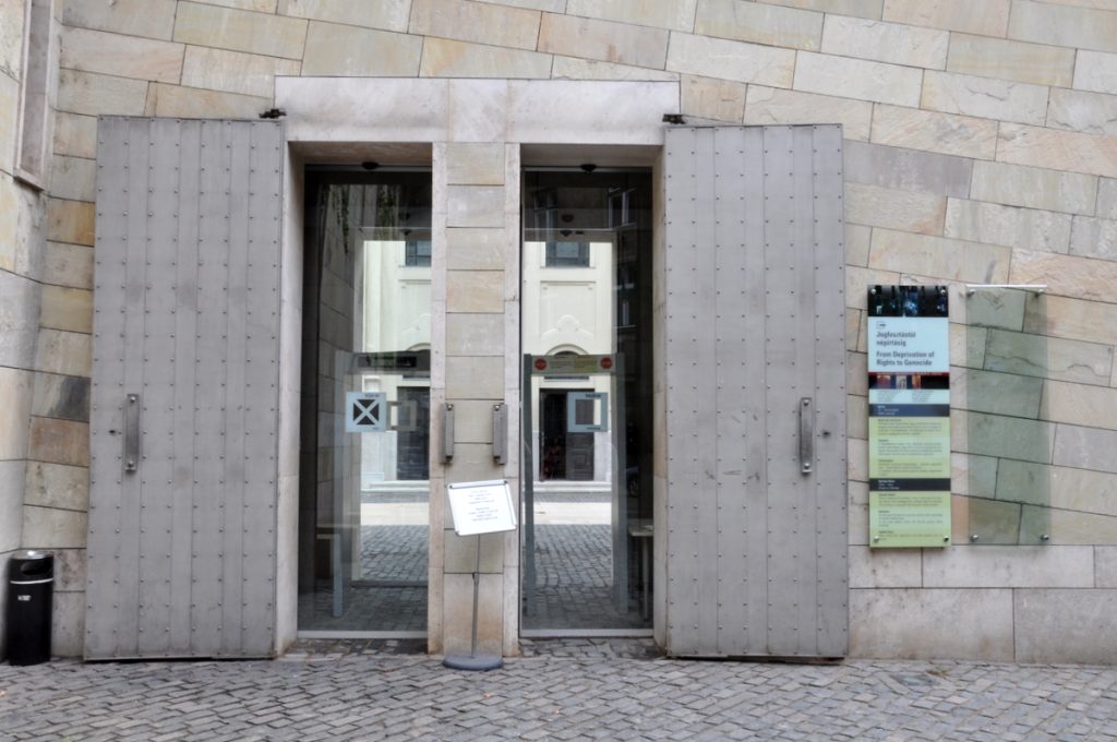 Holocaust_Museum,_Budapest
