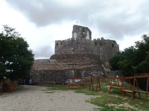 hollókő castle