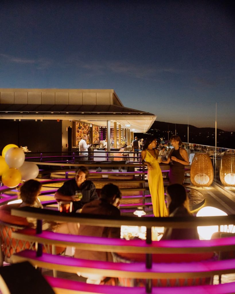 Photo White Raven Skybar Hilton Budapest – Press Material view